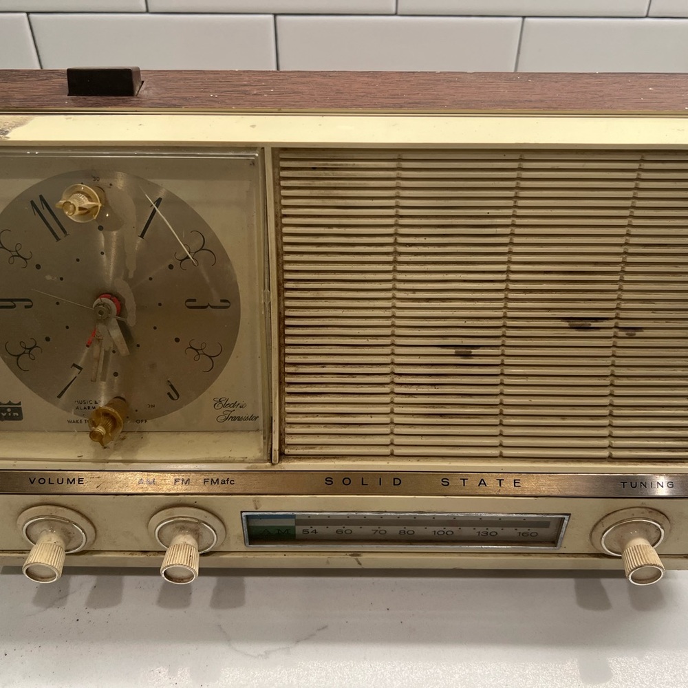 Vintage Arvin Electric Transistor Solid State AM/FM Clock Radio Model 48R18